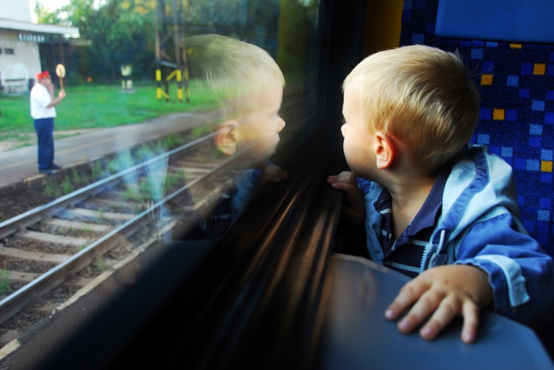 Чем развлечь ребенка в поезде